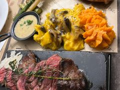 -Mark&Mars Restaurant