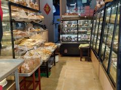 面包甜点陈列柜-宏发红西饼屋(天津路店)