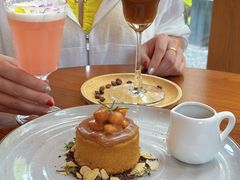 -Chom Cafe and Restaurant