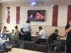 大堂-李先生牛肉面大王(营口大润发店)