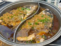 -阿瓦山寨·湘菜现炒·剁椒鱼头王(咸阳总店)