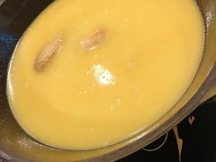 浓厚原只鸡煲花胶汤-鲜入围煮花胶鸡海鲜火锅