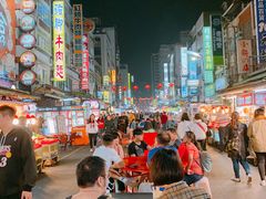 -六合夜市