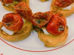 马苏里拉奶酪风干蕃茄小吐司-Entrecôte 法国牛扒馆(保利·时光里店)