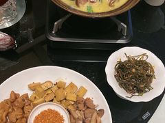 -帅巴人舅母子腊蹄民俗村