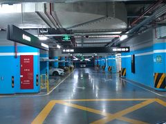 -白玉兰广场停车场