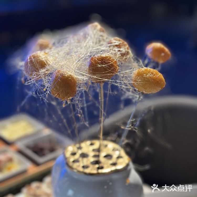 简直刷新了我对蒙古菜的认知！人均150居然能吃到烤全羊