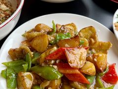 地三鲜-红东阁东北菜烤肉酒馆(CROSS万象汇店)