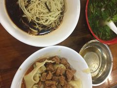 荠菜肉馄饨加葱油拌面-潘国仙耳光馄饨(黄家阙路店)