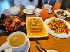 -隔壁老王·家常云南菜(花巷店)