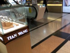 -上海置地广场(南京东路店)