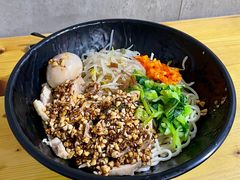 -两勺子一碗口水鸡拌面