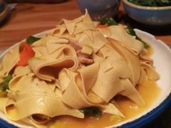 -山河屯铁锅炖·非遗东北菜(南山店)