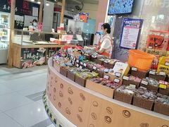 零售区-来伊份(龙之梦长宁店)