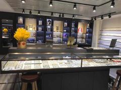 -宏宇眼镜蔡司依视路折扣店(兆佳眼镜城店)