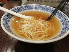 -陇兴楼兰州拉面(西安咸阳国际机场店)