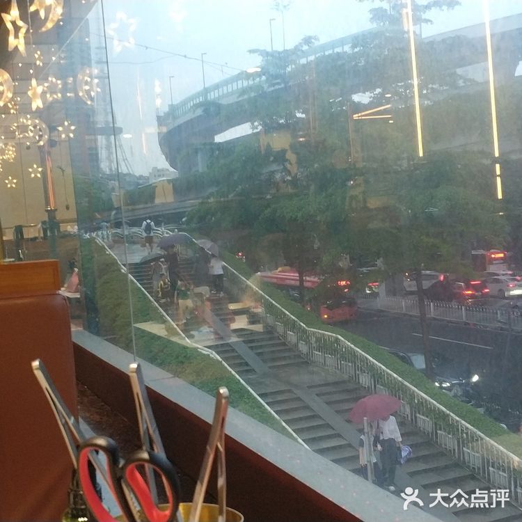 国际友人特别多的烤肉火锅早茶店