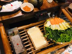 -吴氏老牌坊云南鱼豆花火锅店(通江街店)