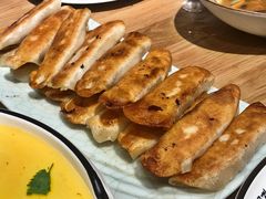韭菜鸡蛋锅贴-伊喜饺子·烤鸭(五道口学院路店)