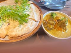 咖喱牛肉配面包片-鹿萤季·营地小馆(皇后公园店)