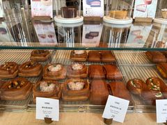 -VERIE BAKEHOUSE