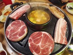 -江南猪肉商会无限续吃(弘大店)