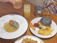 -more than meow吴止猫主题餐厅(承德 中船汇店)