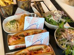 -Pinchy's Lobster & Champagne Bar