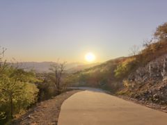 -鬼笑石后山停车场