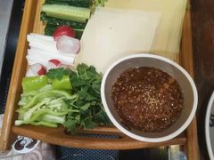 沾酱菜-小俩口烧烤东北菜(双井店)