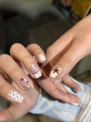 -桃色美甲沙龙