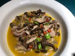 -呷湘厨·鱼汤捞饭·剁椒鱼头·辣椒炒肉(国家会展中心店)