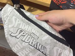 -名创优品(北京新中关购物中心地铁层店)