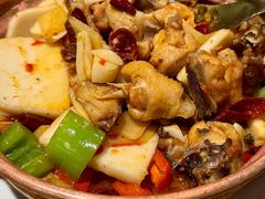 铜锅饵块油焖鸡-缘生态云南菜·野生菌庭院餐厅(华侨城店)
