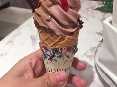 草莓双重巧克力软冰激凌-GODIVA(港汇恒隆广场)