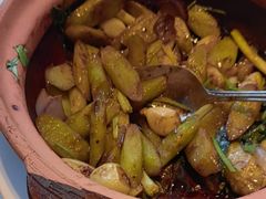 -八府香鸭·啫啫煲(华山路店)