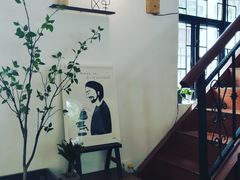 -彳亍咖啡·这里(水湾路店)