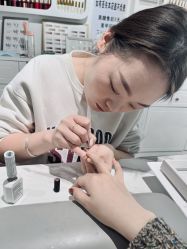 -丽心自助美甲美睫