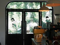 -彳亍咖啡·这里(水湾路店)