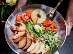 比脸还大的水果冷面-九个炉子·东北地摊儿烤肉(杨浦店)