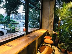靠窗位-邊渡咖啡