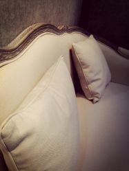 顾客休息区舒适的沙发-霓·Hair