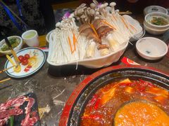 -蜀辣居鲜货老火锅(双流万达店)