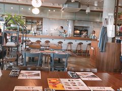 -ROAST coffee & eatery