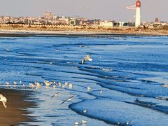 -北戴河碧螺塔海上酒吧公园