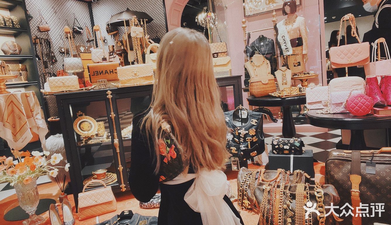 广州探店VTGNIUNIU｜华南地区最大明星中古店