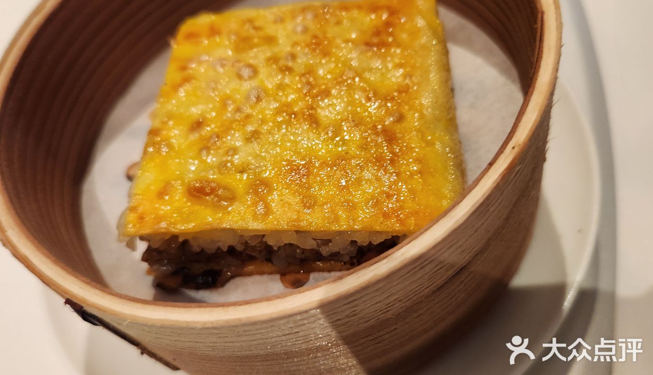 距离网红景点 “武康大楼”很近 忘了在武汉叫什么楼了