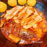 炖鱼配二人转！蓟州这家店太会了