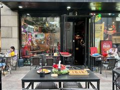 -霸气大叔干锅鸭头·龙虾烧烤·川菜·赛事直播(三里屯店)