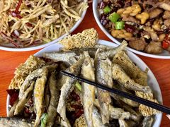 -丹水桥地锅鱼·翘嘴鲌·地方特色全鱼宴(丹江口大坝店)
